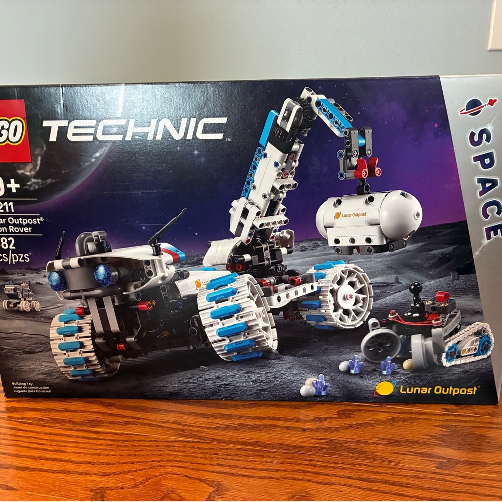 LEGO Technic Lunar Outpost Space Rover - Blue and White